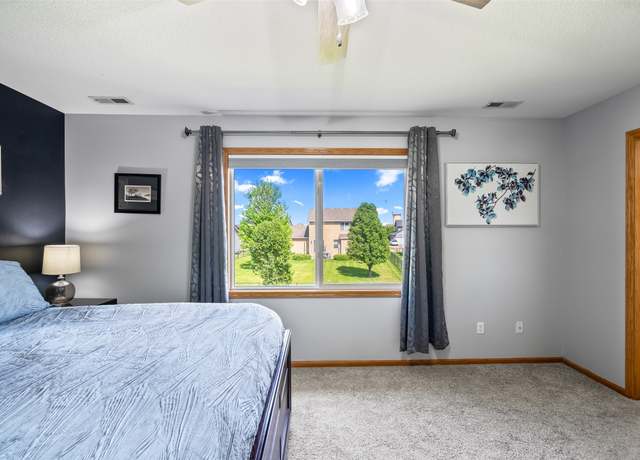 Property at 3001 SE Cobblestone Dr, Grimes, IA 50111, 3 beds, 3.5 baths
