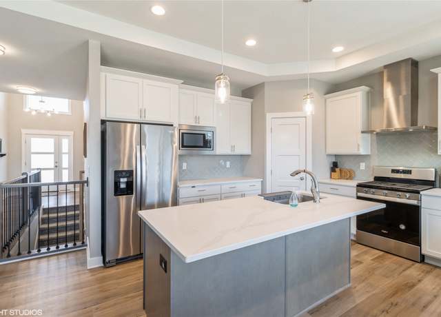 Property at 1210 NW Pine Bluff Cir, Waukee, IA 50263, 5 beds, 3 baths