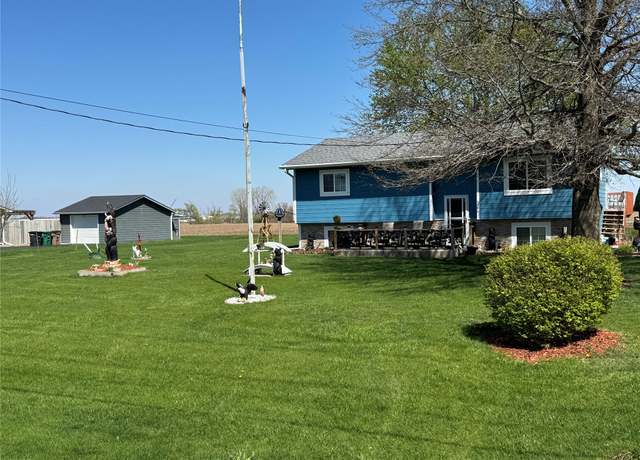 Property at 8586 SE Orilla Rd, Cumming, IA 50061, 3 beds, 2.5 baths