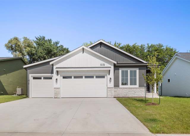 Property at 931 Roosevelt St, Polk City, IA 50226, 4 beds, 3 baths