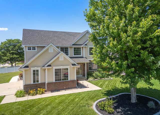 Property at 610 SE Carefree Ln, Waukee, IA 50263, 4 beds, 2.5 baths