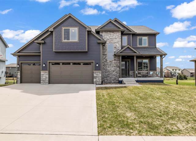 Property at 1313 NE 49th St, Ankeny, IA 50021, 4 beds, 3.5 baths