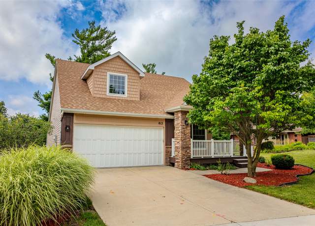 Property at 812 Polk Blvd, Des Moines, IA 50312, 3 beds, 3 baths