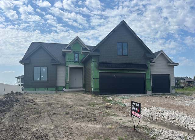 Property at 820 NW Prairie Rose Ln, Waukee, IA 50263, 4 beds, 3 baths