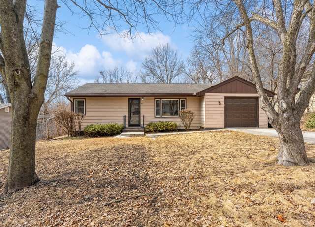 Property at 7814 SW 10th Pl, Des Moines, IA 50315, 3 beds, 1 bath
