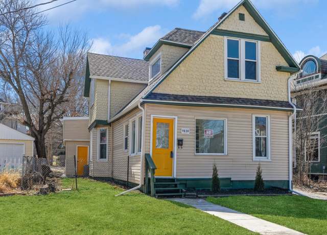 Property at 1930 Arlington Ave, Des Moines, IA 50314, 3 beds, 2 baths