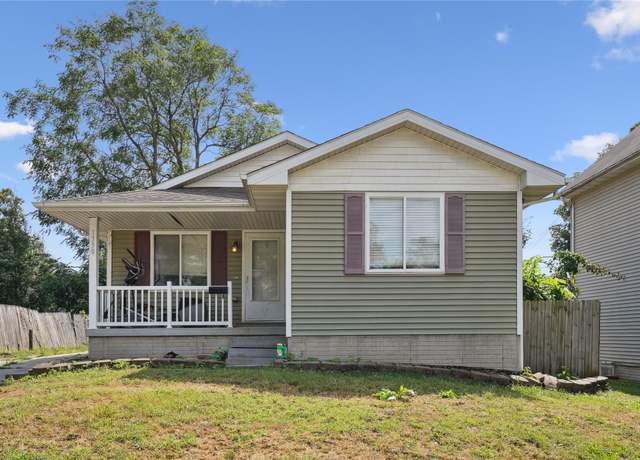 Property at 1330 Clark St, Des Moines, IA 50314, 4 beds, 2.5 baths