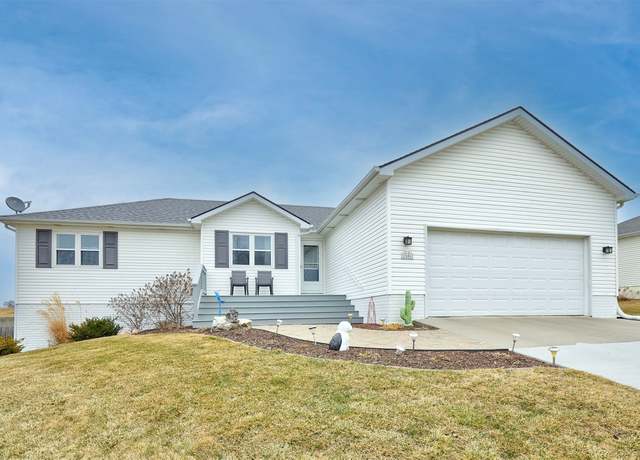 Property at 1506 Apple Dr, Indianola, IA 50125, 4 beds, 3 baths