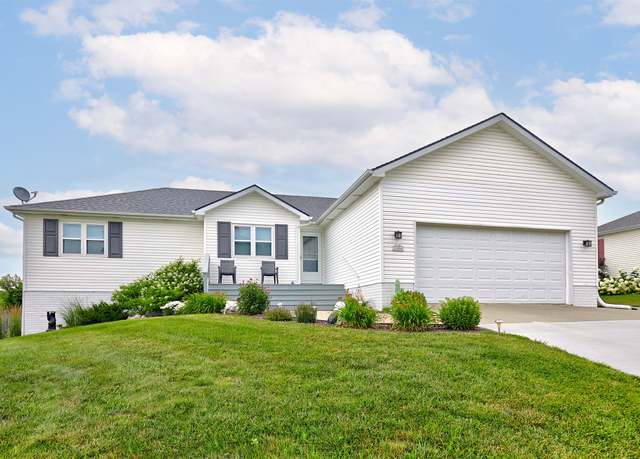 Property at 1506 Apple Dr, Indianola, IA 50125, 4 beds, 3 baths