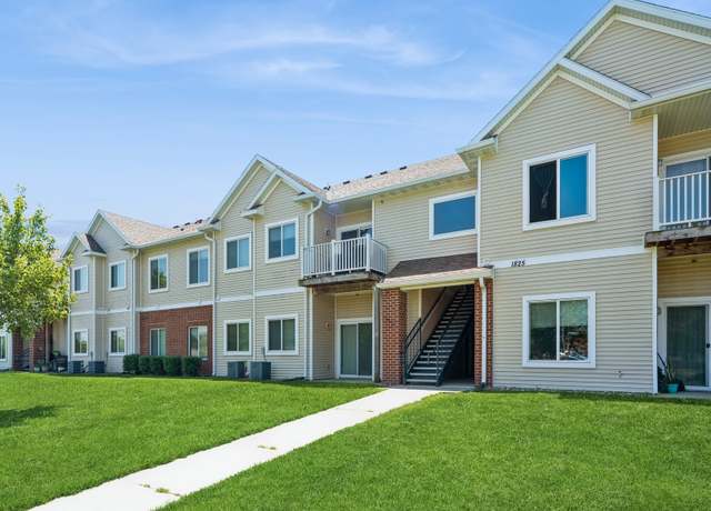 Property at 1825 SW White Birch Cir #10, Ankeny, IA 50023, 3 beds, 2 baths