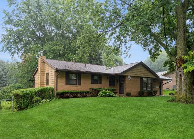 Property at 1053 24th St, West Des Moines, IA 50266, 4 beds, 2 baths
