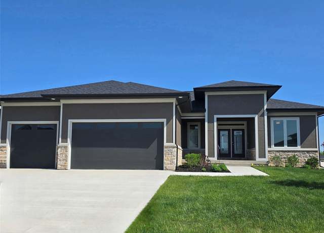 Property at 16211 Goodman Dr, Urbandale, IA 50323, 5 beds, 3 baths