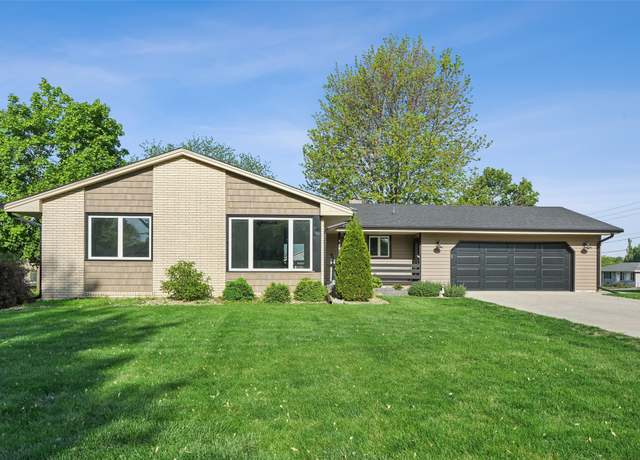 Property at 414 Prairie Dr, Monroe, IA 50170, 3 beds, 2 baths