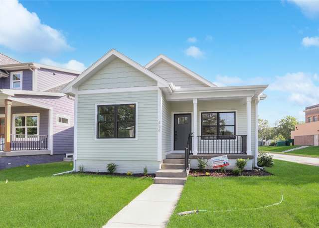 Property at 454 E Granger Ave, Des Moines, IA 50315, 3 beds, 2 baths