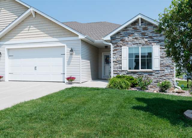 Property at 498 Bella Vista Ct, Huxley, IA 50124, 2 beds, 2 baths