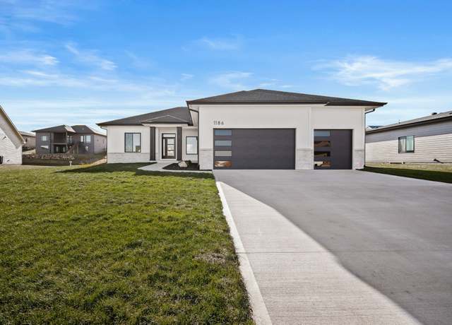 Property at 1186 NW 29th Ct, Grimes, IA 50111, 5 beds, 3.5 baths