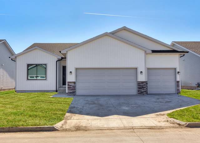Property at 9740 Thorton Dr, Johnston, IA 50131, 3 beds, 3 baths