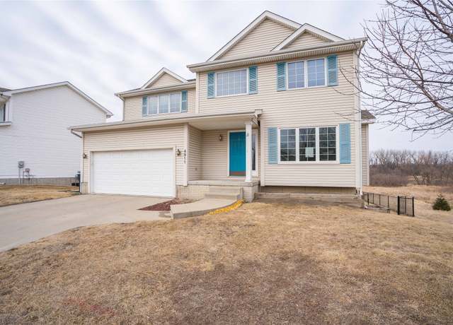 Property at 4911 68th St, Urbandale, IA 50322, 3 beds, 2.5 baths