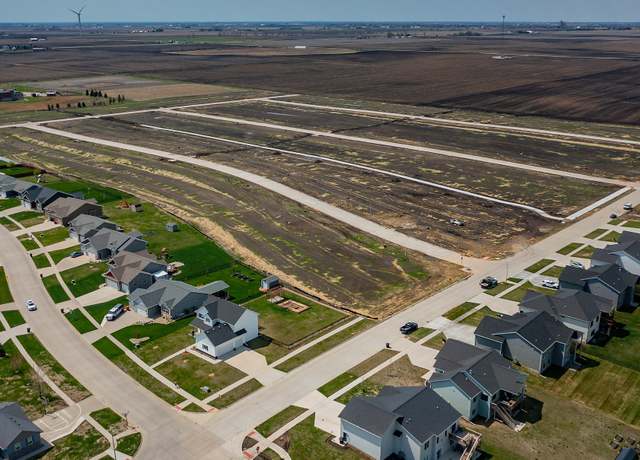 Property at 935 Wild Oak Dr, Huxley, IA 50124