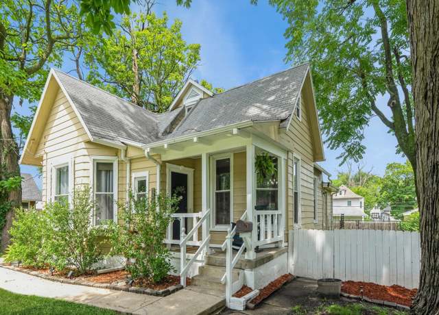 Property at 1903 Mondamin Ave, Des Moines, IA 50314, 3 beds, 2 baths