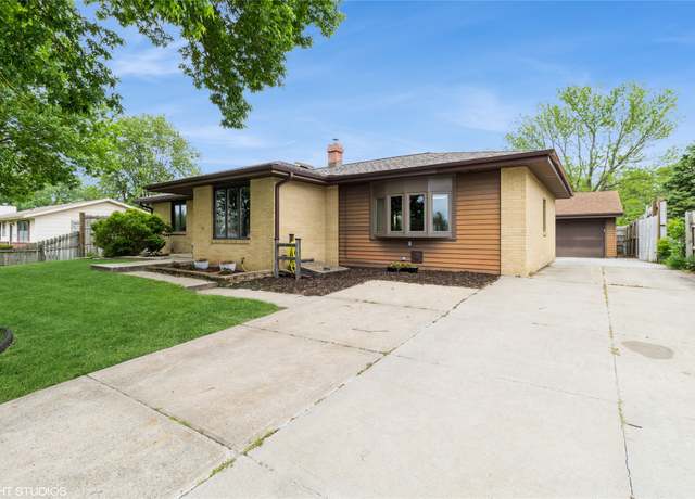 Property at 529 NW State St, Ankeny, IA 50023, 3 beds, 2.5 baths