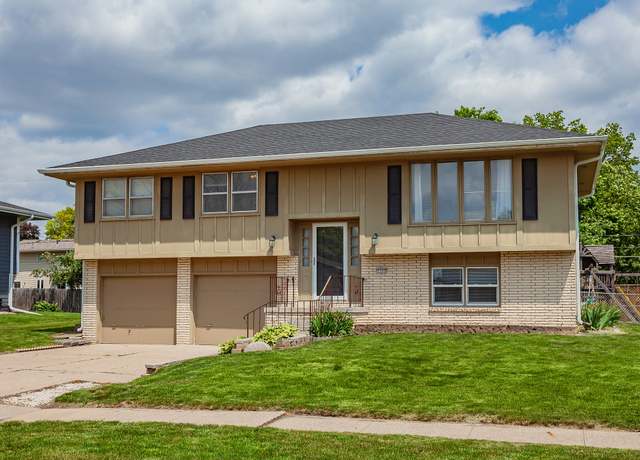 Property at 1205 SE Bel Aire Rd, Ankeny, IA 50021, 4 beds, 2 baths