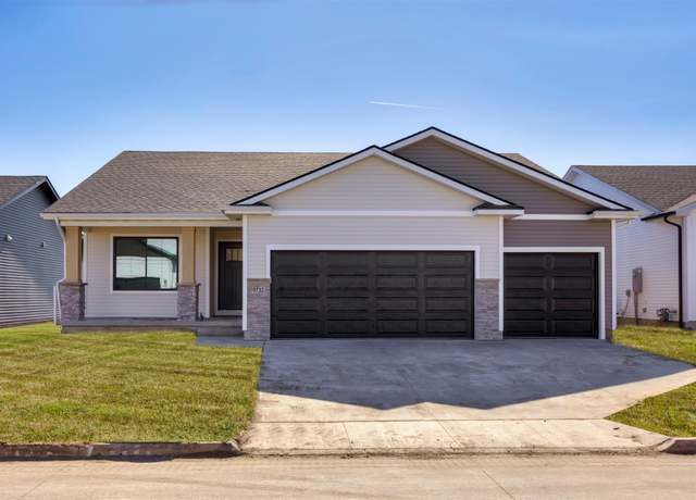 Property at 9732 Thorton Dr, Johnston, IA 50131, 3 beds, 2 baths