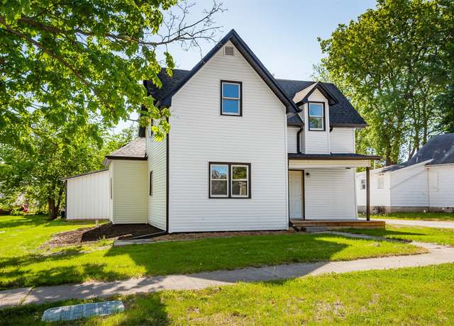 Property at 604 N Howard St, Indianola, IA 50125, 4 beds, 2.5 baths