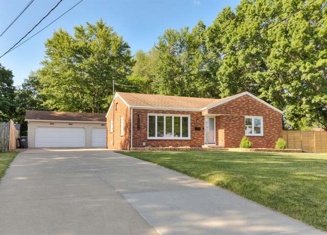 Property at 1808 Payton Ave, Des Moines, IA 50315, 2 beds, 2 baths
