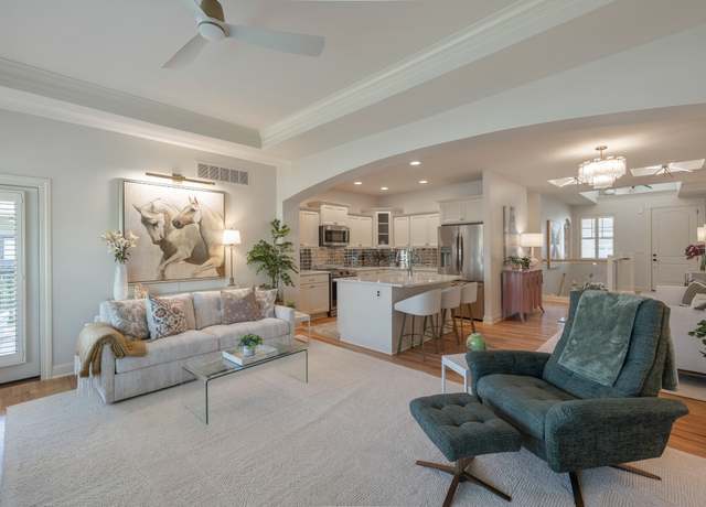 Property at 255 S 41st St #171, West Des Moines, IA 50265, 3 beds, 2.5 baths