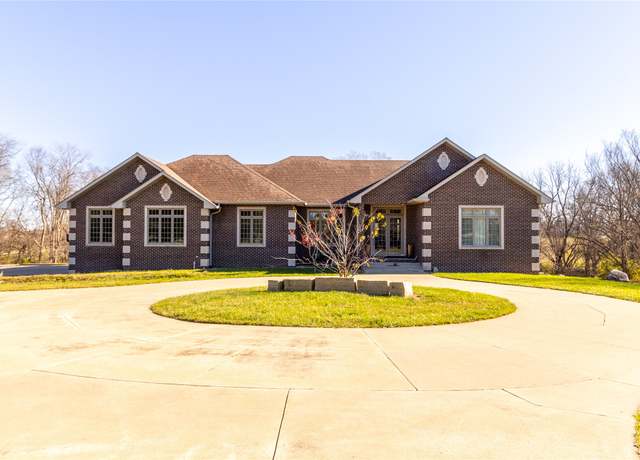 Property at 31104 N Ave, Adel, IA 50003, 4 beds, 3.5 baths