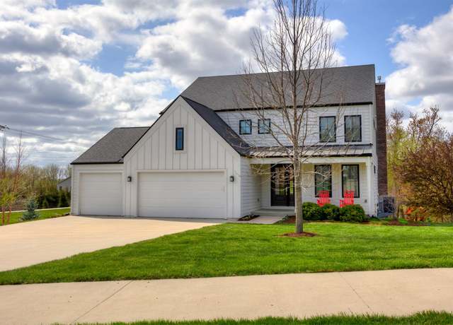 Property at 5412 SW Lake Ridge Dr, West Des Moines, IA 50265, 4 beds, 3.5 baths