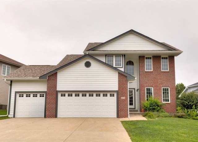 Property at 458 NE Pinehurst Cir, Ankeny, IA 50021, 4 beds, 2.5 baths