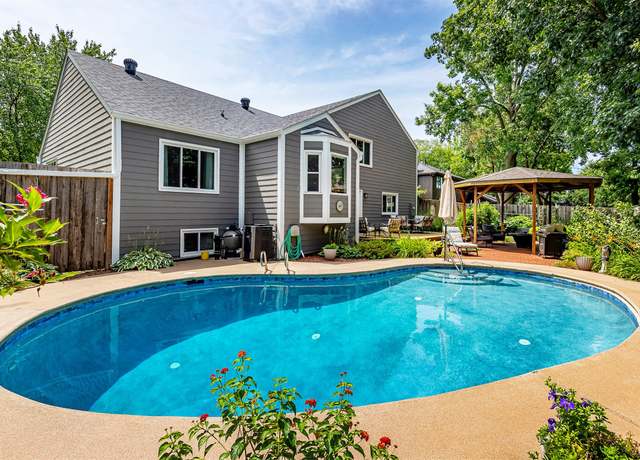 Property at 3701 Aspen Dr, West Des Moines, IA 50265, 4 beds, 3.5 baths