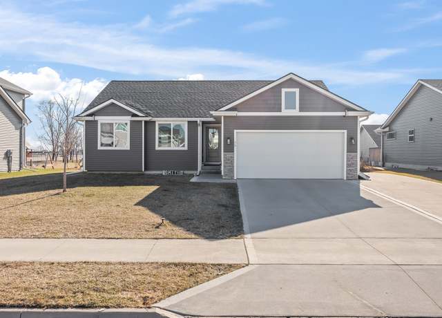 Property at 75 SE Dorr Dr, Pleasant Hill, IA 50327, 4 beds, 3 baths