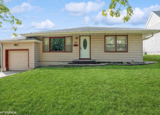 Property at 406 E Washington St, Knoxville, IA 50138, 3 beds, 2 baths