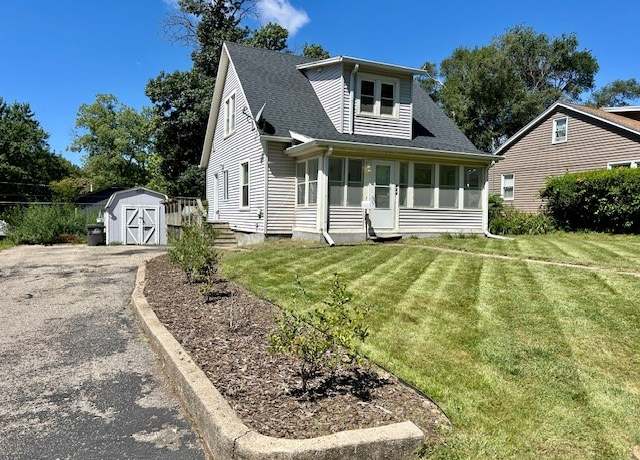 Property at 724 24th St, Des Moines, IA 50312, 2 beds, 1.5 baths