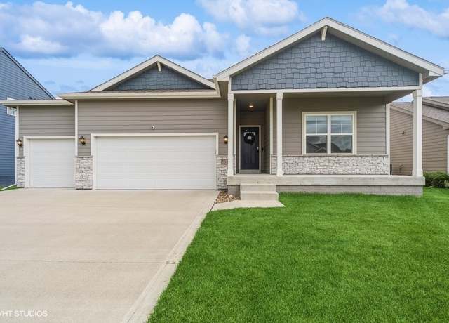 Property at 2017 NW Greenwood Ct, Ankeny, IA 50023, 4 beds, 3 baths