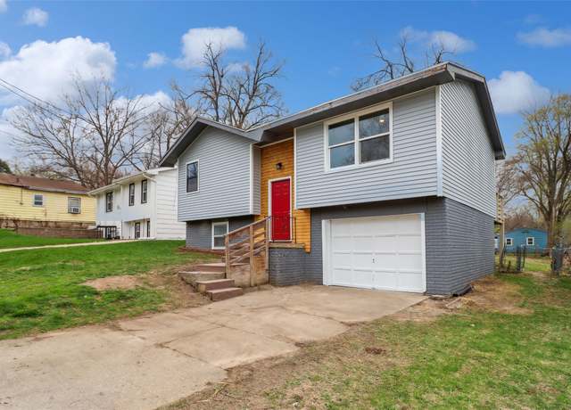 Property at 225 E Diehl Ave, Des Moines, IA 50315, 4 beds, 2 baths