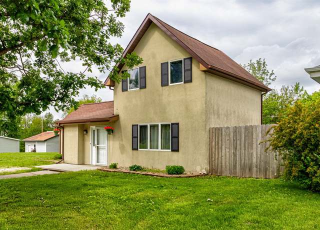 Property at 1717 Linn St, Boone, IA 50036, 3 beds, 1.5 baths