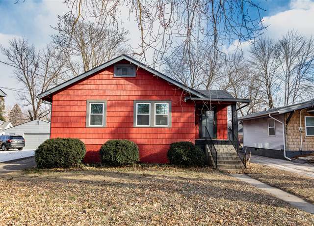 Property at 3021 49th St, Des Moines, IA 50310, 2 beds, 1 bath