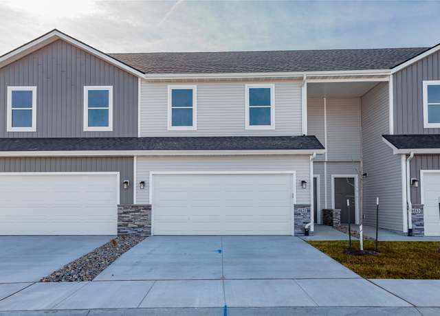 Property at 6121 Tungsten Dr, Pleasant Hill, IA 50327, 3 beds, 2.5 baths
