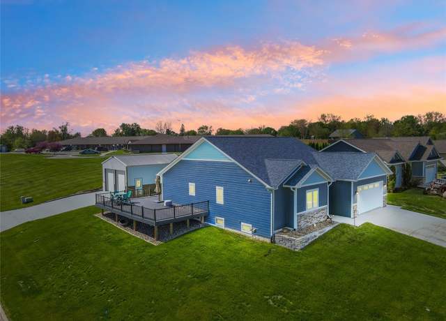 Property at 1815 S 2nd St, Oskaloosa, IA 52577, 4 beds, 3.5 baths