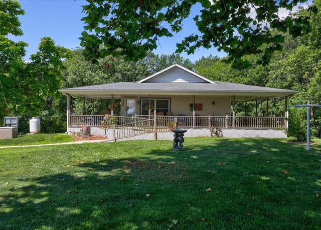 Property at 22955 Buchanan Trl, Hartford, IA 50118, 2 beds, 2 baths