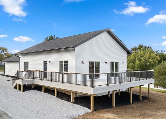 Property at 8479 Lakeshore Dr, Dexter, IA 50070, 3 beds, 2 baths