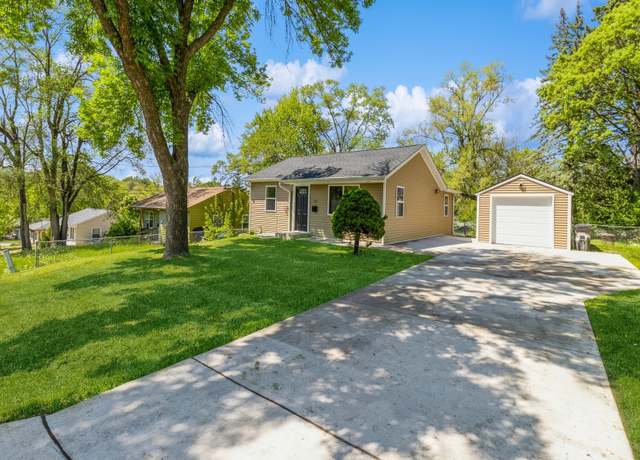 Property at 115 Thornton Ave, Des Moines, IA 50315, 3 beds, 1 bath