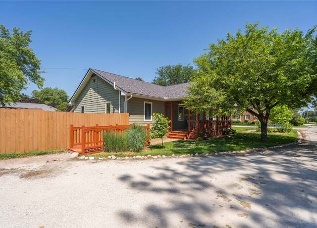 Property at 1704 Maple St, Dallas Center, IA 50063, 3 beds, 1.5 baths