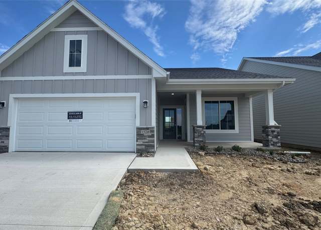 Property at 1528 Garland Ave, Norwalk, IA 50021, 3 beds, 3 baths