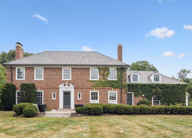 Property at 3511 Saint Johns Rd, Des Moines, IA 50312, 4 beds, 3.5 baths