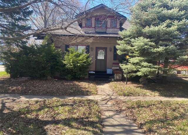 Property at 1204 9th St, Nevada, IA 50201, 5 beds, 2 baths